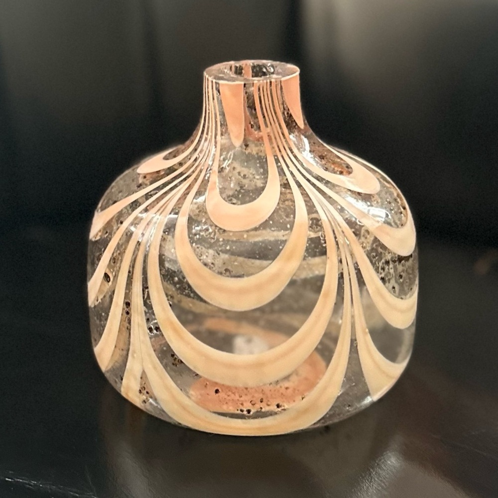 Elegant Swirl Design Handblown Glass Bud Vase. 4 1/2” Tall. Anthropologie.